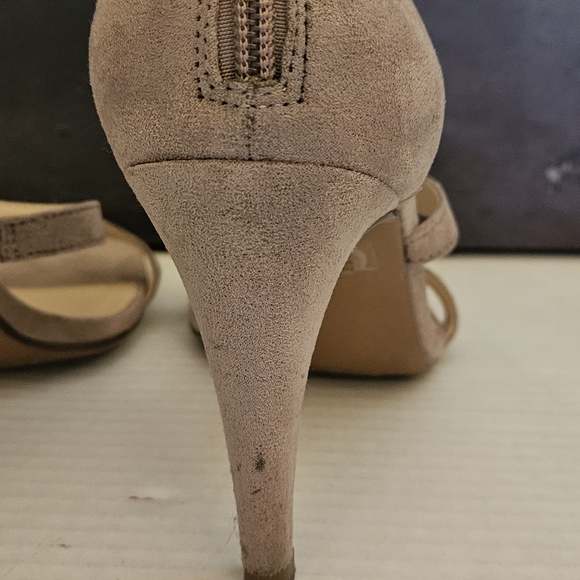 Kelly & Katie Heels - Picture 8 of 14